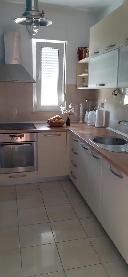 Apartman Mikola With Sea View Trogir Kültér fotó