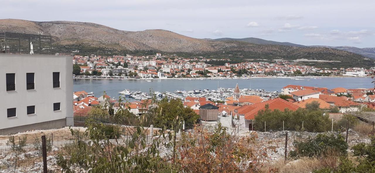 Apartman Mikola With Sea View Trogir Kültér fotó